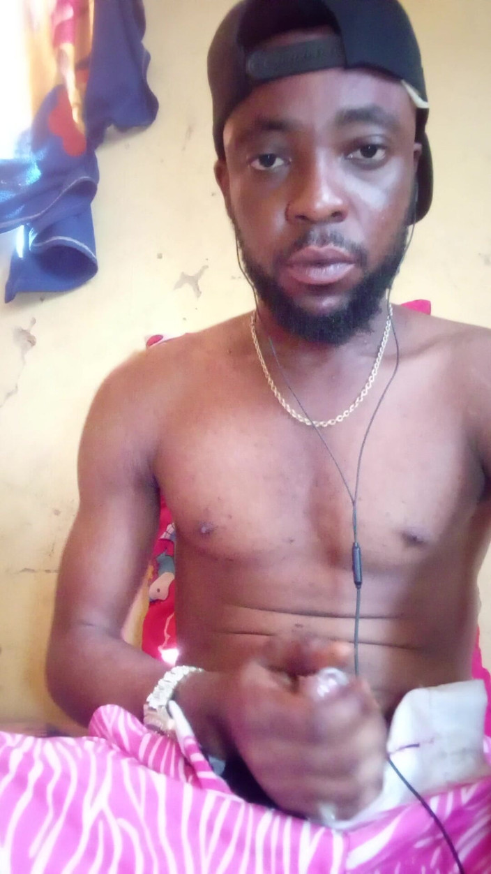 Bangwett: Porno izlerken kendime dokunuyorum