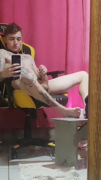 Daniel Tatuado E Safado: Saya Semua Gigi Dan Smelly Saya Buang Semua Hipotesis Hubungan...