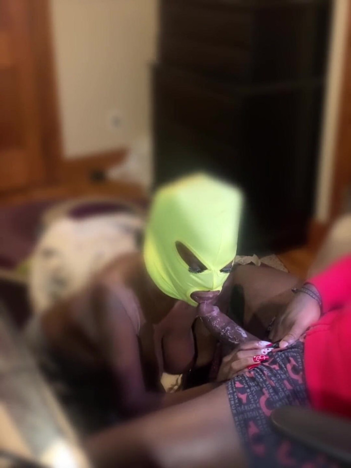 Purge_her: Kuku Natalnya Terlihat Bagus Di Kontolku