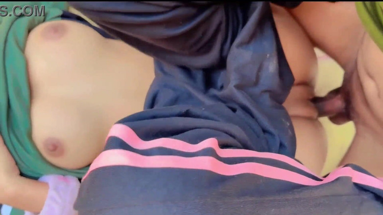 Rajiya: Chica india del pueblo en apretado coño