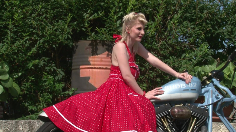 Public Entertainment: Superb blonde babe with huge boobs is showing her an...
