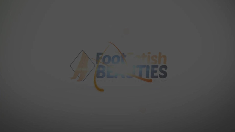 Foot Fetish HD: 狂热的恋足癖粉丝的个人挑逗视频