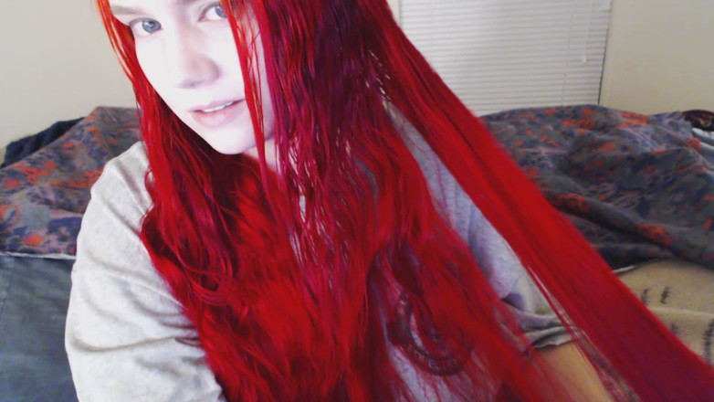 Scarlet Vixen: Szczotkowanie moich długich rudych włosów