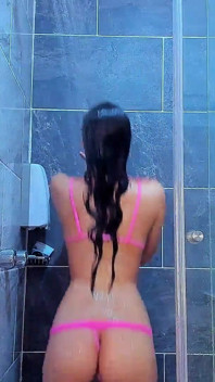 I Dance in the Shower and I Get Hot I Want You to Fuck Me Now