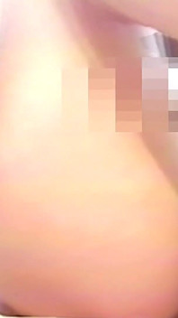Podívejte se, jak chlupatá moje kundička je z let používání obrovských dilda do obličeje a zádech.