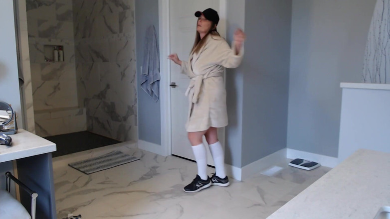 KimitheMilfMommy: Bust a Move- by Request