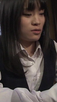 Versaute japanische szene 3_asian teen mit kleinen titten hart zu hause gefickt