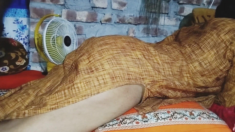 Deshi women: Indiana Ki em vídeo de quatro