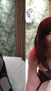 Corsetul și sfârcurile Kanjo, glandul pierced cu masturbare anală