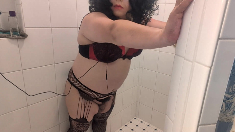 Tongue Lashor 69: Shower Time 02