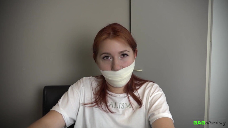 Gag Attack: Red Foxy - клейкой лентой с кляпом во рту