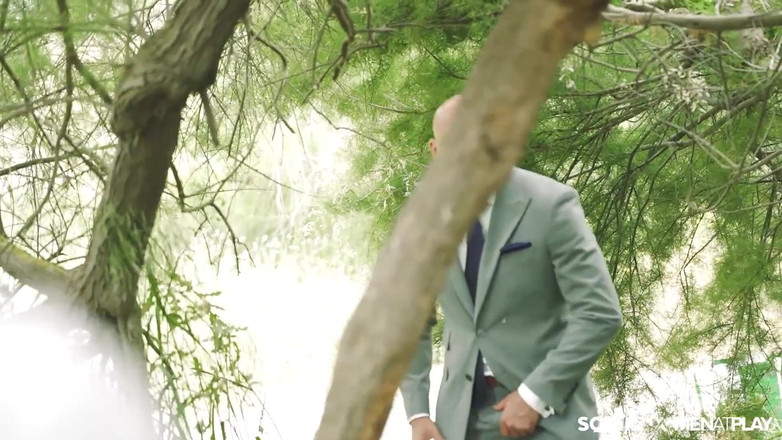 Squirt Studios: L'arrapato alexandro cabrera e tom storm scopato senza preservativo all'aperto