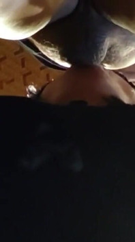我想一见面就去消防查布利斯！我会把所有滴水的精液都吸进去！