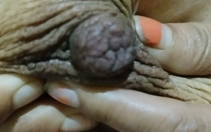 Anar Kali: Hot Lady Fingering Her Hot Pussy Nipple Boobs Licking Urine...