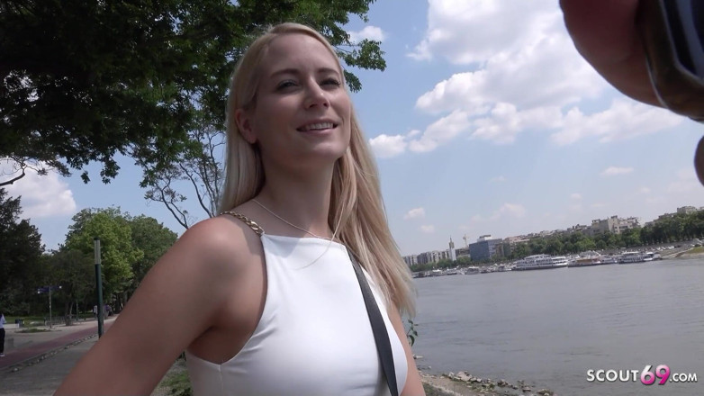 German Scout: German scout - la sexy ragazza pawg sharon rimorchiata e rotolamento...