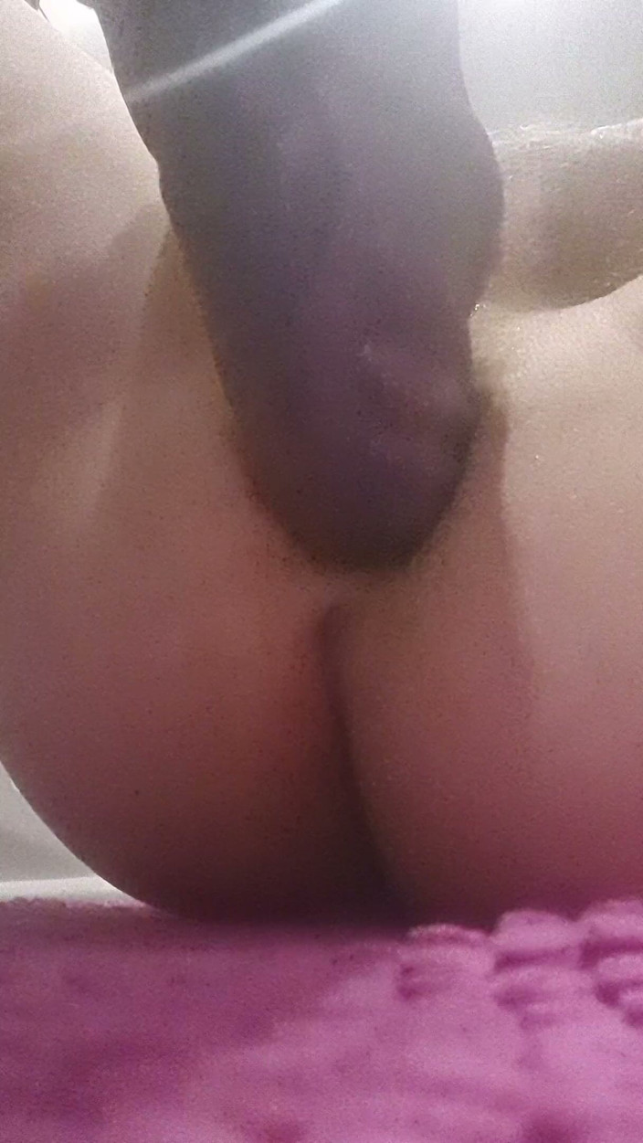 Bigdildo-Boy69: Plezier hebben met mijn gigantische fantasiedildo