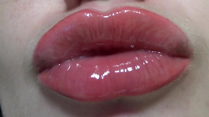 Goddess Misha Goldy: Lips fetish! Kissing! Lips gloss!