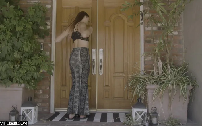 HotwifeXXX: Jc Has a Wild and Lucky Day