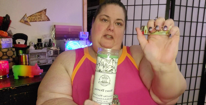 Kitty Delgato: Diventa il mio schiavo maialino per grasso