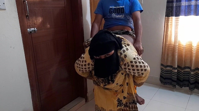 Aria Mia: Pantat besar muslim &amp; toket besar