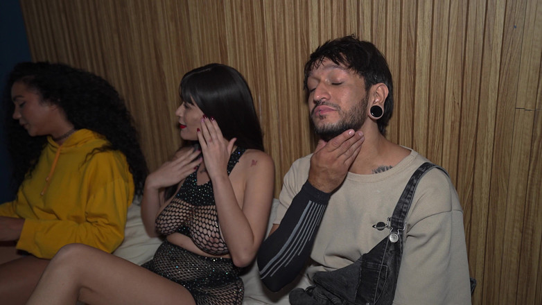 Leyton Big: Follando Al Lado De La Mejor Amiga De Mi Novia