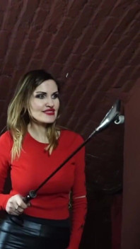 Red domina - slap slave