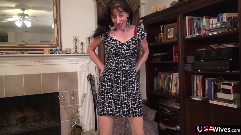Old Nanny: Usa Wives -penny jones, istri kurus toket kecil menggunakan vibrator untuk...