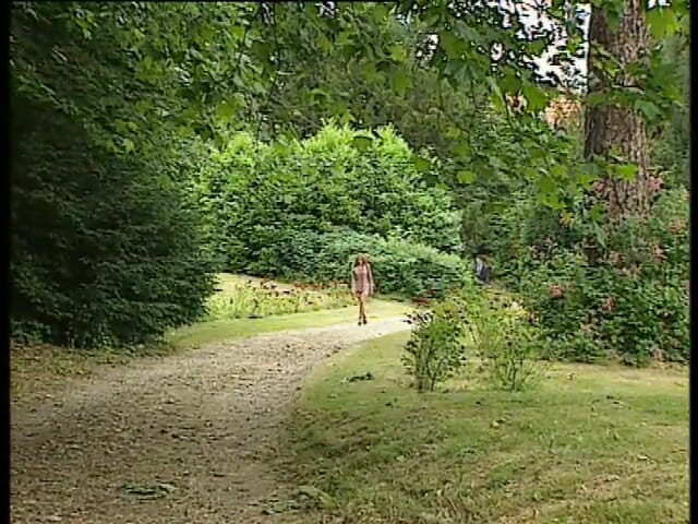 All you need to fuck: Une MILF Blonde Dans La forêt Séduit Un Homme D’affaires......