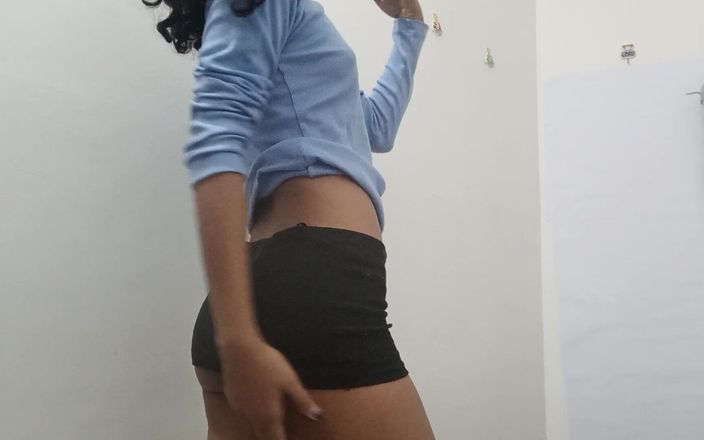 desigirl93: Lolafuccbunny ma najsłodszą cipkę Innie