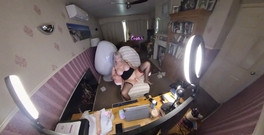 British Cougar: Cam show s hračkami v 360