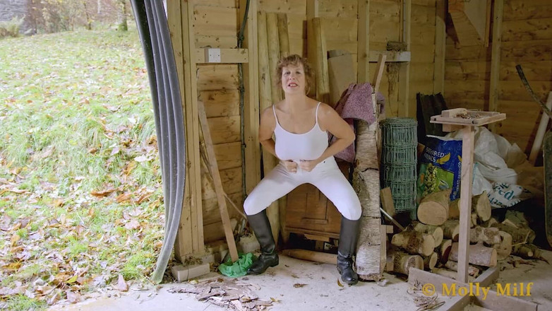 Molly MILF: Quente madura Molly MILF em seu apertado sexy jodhpurs