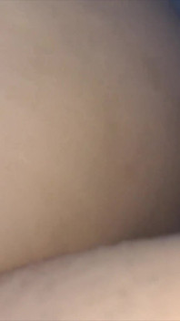 Je ne le supportais pas et j’ai touché le cul de ma belle-mère en partageant un lit avec mon beau-fils