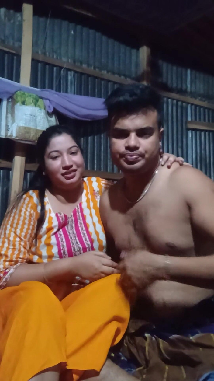 Taniyaxx: Дези целует