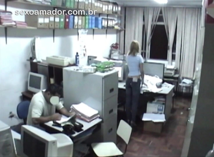 Amateurs videos: Horny employees having sex in the office after hours