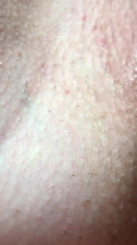 Makan dan ngentot memek berbulu milf gemuk. Creampie besar. Wanita orgasme berurat. Close-up yang luar biasa.
