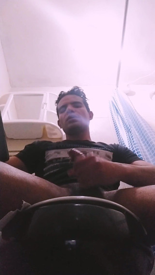 trebol_Jess: Young man masturbates in his bathroom