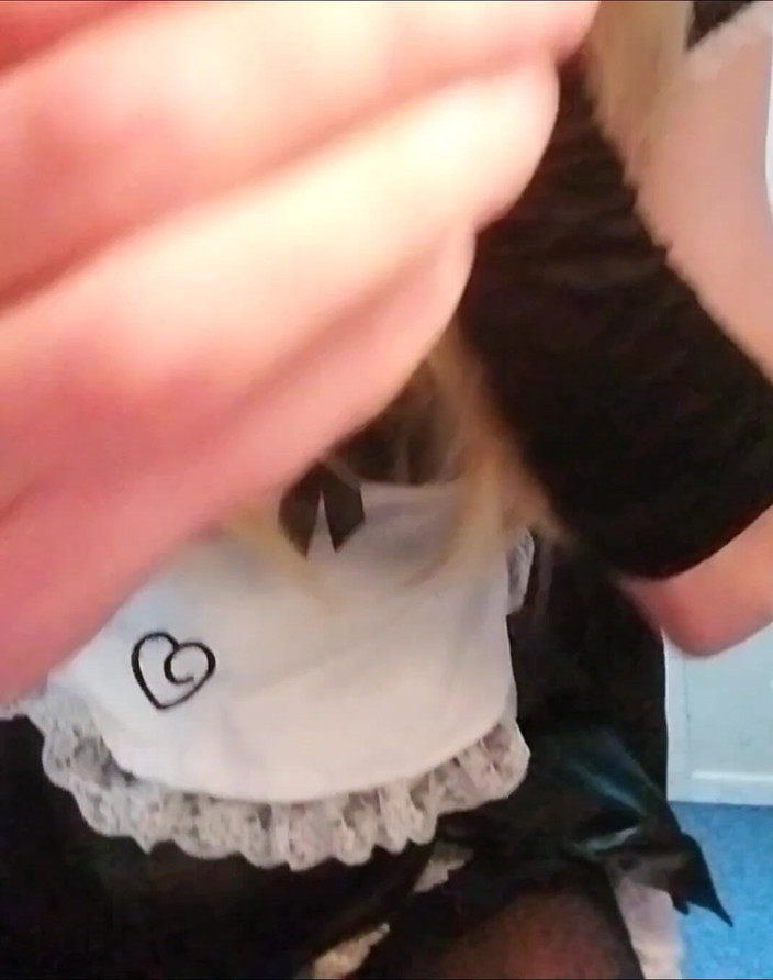 Cindy Belfast: Leck mein blondes sissy-zimmermädchen-sperma