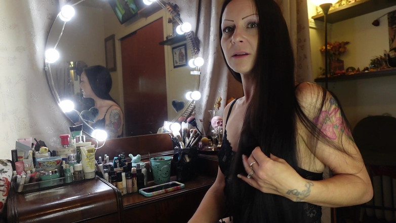 Raven Willow: Fırçamın her vuruşu omurgana titriyor