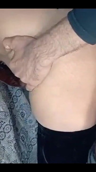 Bini curang amatur India berkongkek dubur gaya doggy dinding berdiri untuk mendapatkan batang besar dalam bunda pantat ketatnya