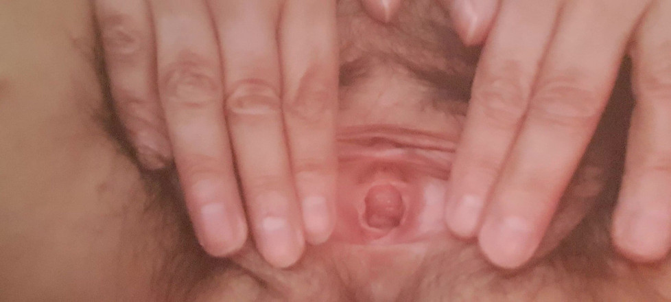 Mommy big hairy pussy: 継母が膣を開くP