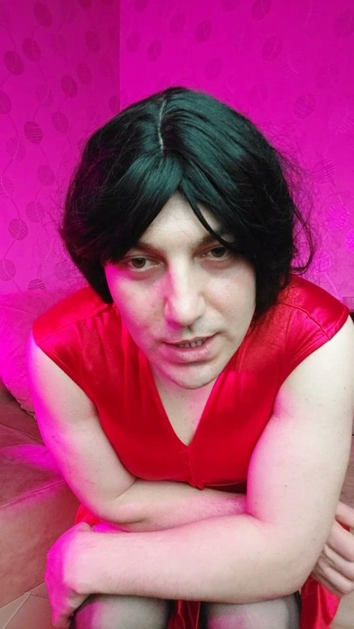 Kitty_Cross: Femboy gótica blanca con medias medias