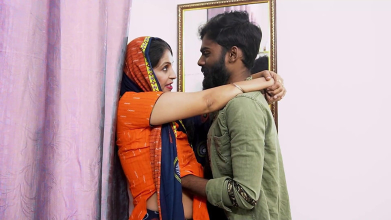 Queen star Desi: Bibi si cewek seksi india dientot habis-habisan sama suaminya yang...