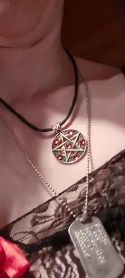 KittieNoOne: Umplându-mi pizda și curul