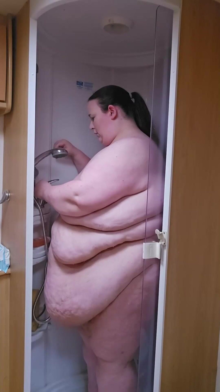 SSBBWLadyBrads: Squeeze Ke Bilik Mandi Dengan Saya Dan Perut Saya