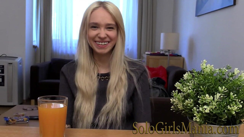 Solo girls mania: Ung flicka Arteya intervju