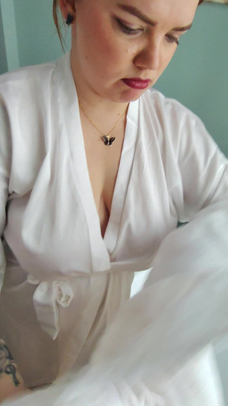 Bastet: 继母带她的继子在他身上撒尿，让他也撒尿。