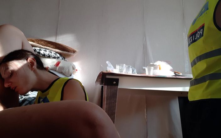 Lesbian-illusion: Caliente policía lesbiana trío