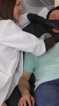 Dr Monroe Seriel handskefetischisten