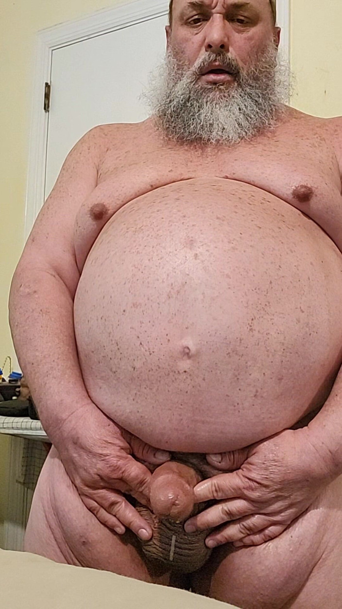 GeneWadexxx: Urso Gene Wade acaricia seu pau grande e goza