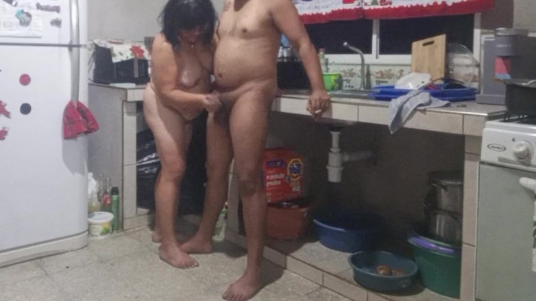 Milfta boohot: Яку смачну мачуху дає мені на кухні